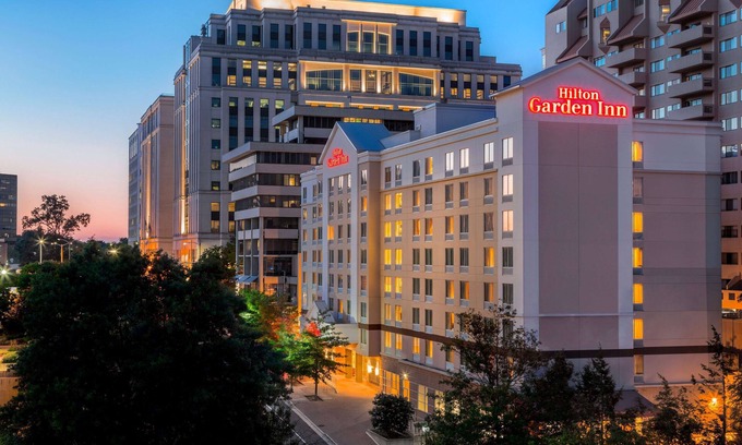 Radnor - Fort Myer Heights Hotel | Hilton Garden Inn Arlington/Courthouse Plaza