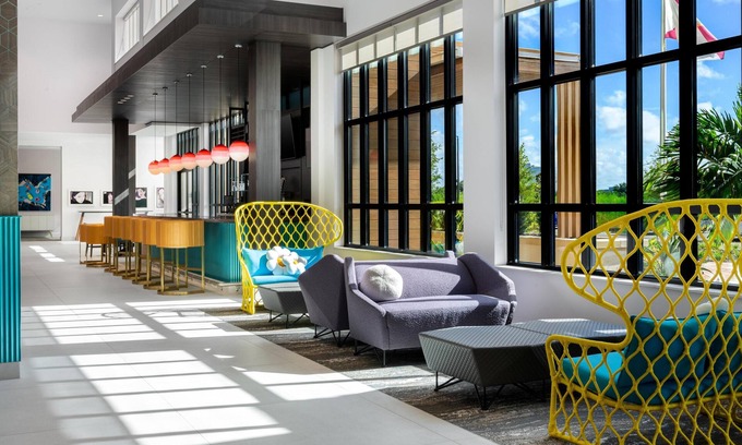 Florida Center North Hotel | Hilton Garden Inn Orlando I-4 Millenia Blvd Mall