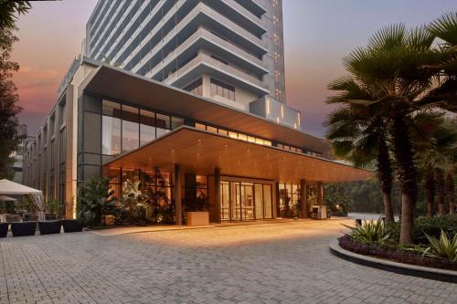 Gurugram Hotel | Hilton Gurugram Baani City Centre