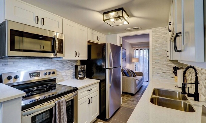 Palmetto Dunes Cabaña | Hilton Head 2BR Escape w/ Pool & Sofa Bed