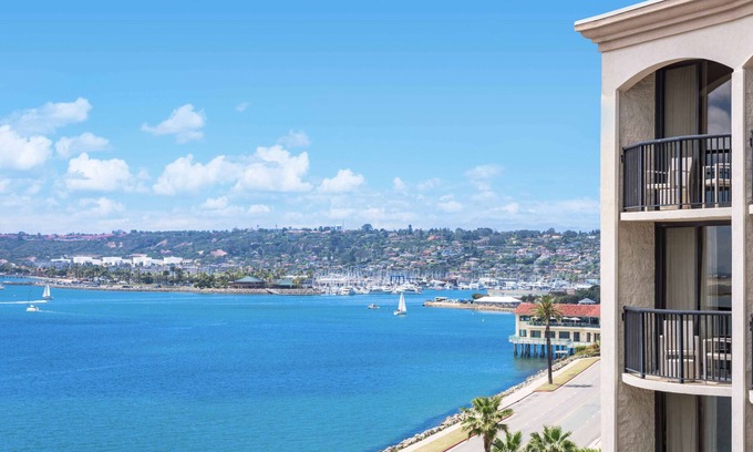 Downtown San Diego Hotel | Hilton San Diego Airport/Harbor Island