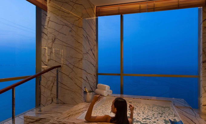 Fushan Hotel | Hilton Yantai Golden Coast