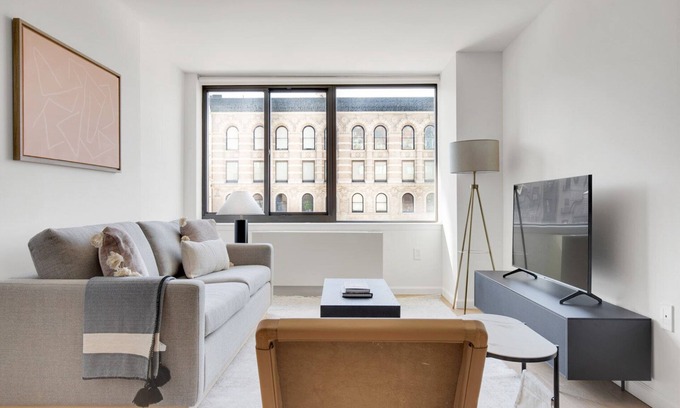 Union Square Apartamento | Hip Flatiron 1BR w/ Elevator & Gym, near Union Square Park, by Blueground