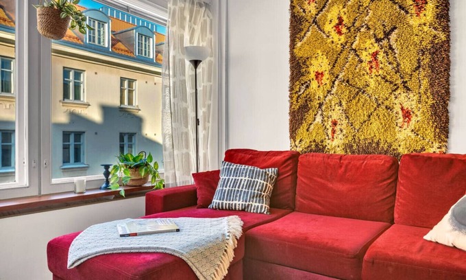 Punavuori Condominio | Hip & Vibrant w/ Balcony, Netflix, 200m tram/bus