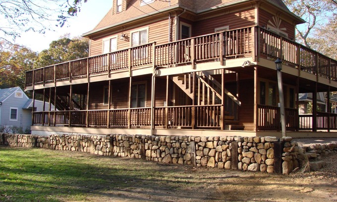 East Chop Casa | Historic 11 room Full House Rental in Oak Bluffs