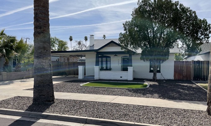 Coronado Casa | Historic 2 bedroom home in artsy central Phoenix