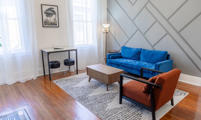 Metropolitan Apartamento | Historic 3BR Apt with King Beds in the Heart of the Starland District