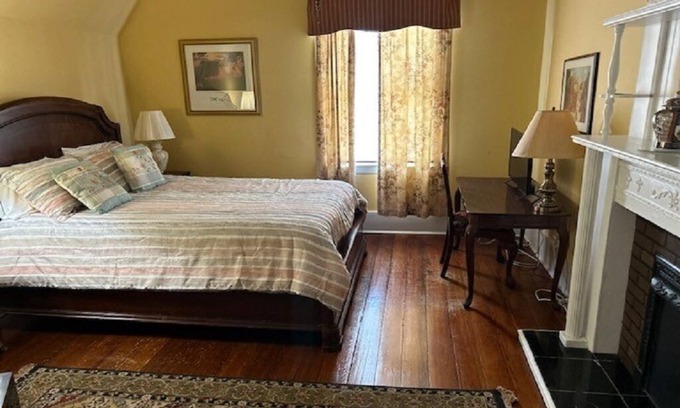Waynesboro Casa | Historic 4 BD/4 BA in quaint Waynesboro - "The Bird Dog Capital of the World"