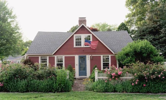 Centerville Casa | Historic 5BR Mid Cape w/ Private Lake Access