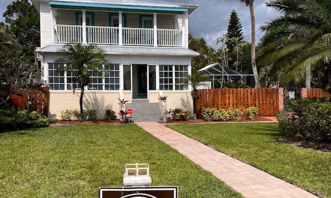 Sebastian Casa | Historic Braddock House