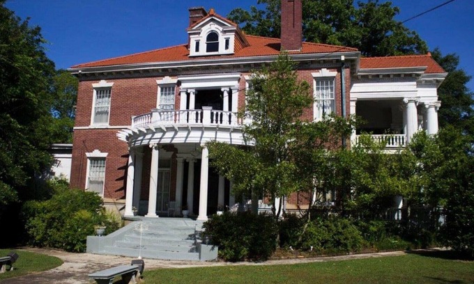 McComb Casa | Brentwood histórico