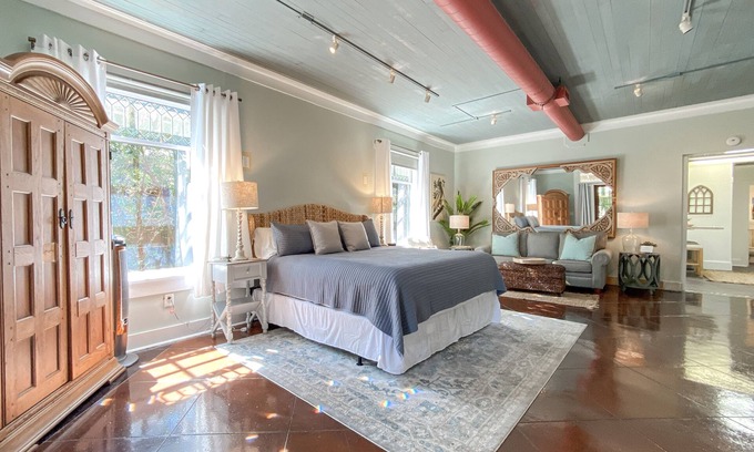 Historic Downtown Apalachicola Cabaña | Historic Carriage House in Charming Apalachicola