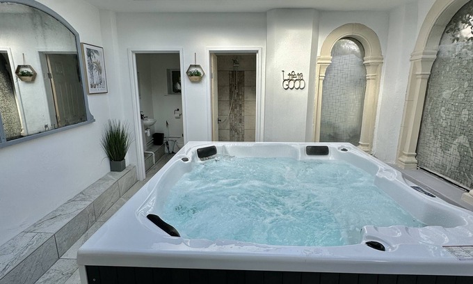 Trowbridge Casa | Historic Charm : Perfect For Groups. Hot tub and plenty of parking onsite