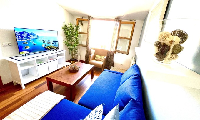 Barrio del Carmen Apartamento | HISTORIC DOWNTOWN VALENCIA's Lovely Apartment for 4 Guests.