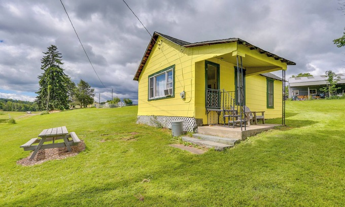 White Mills Cabina | Historic Honesdale Cabin on Farm & Animal Rescue!