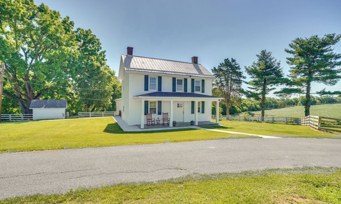 Jefferson Casa | Historic Jefferson Farmhouse - Hike, Bike & Raft!