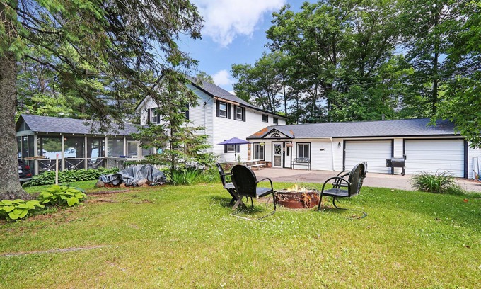 Stone Lake Casa | ¡El verano se está llenando rápido!