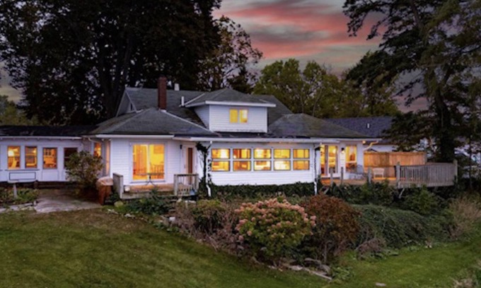 Willoughby Hills Casa | Historic Lakefront Home with Amazing Views of Lake Erie!