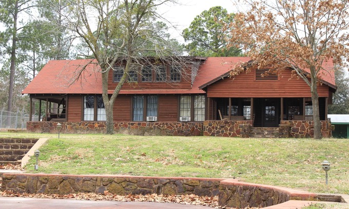 Athens Casa | Historic Lodge on Private Campground