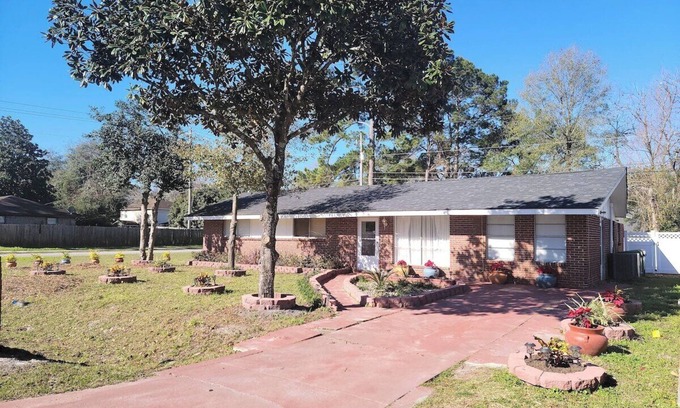 Garden City Casa | Historic Savannah Charm Meets Modern Luxury - Your Perfect Retreat in the Heart of Georgia