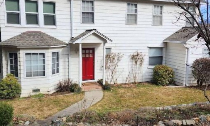 Quincy Casa | Historic1939 home in Quincy 5 beds, 2.5 baths