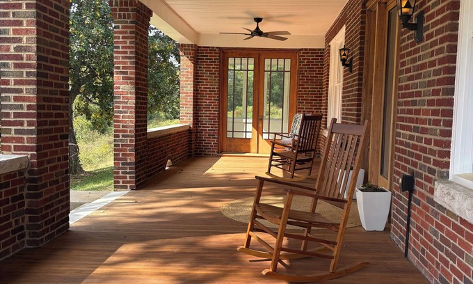 Walland Casa | History and Luxury All Rolled Into One Amazing Property!