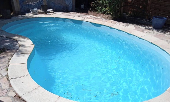 Saint-Hippolyte Casa | Casa de vacaciones 'Avec Piscine 12 Personnes' con piscina privada, terraza compartida y Wi-Fi