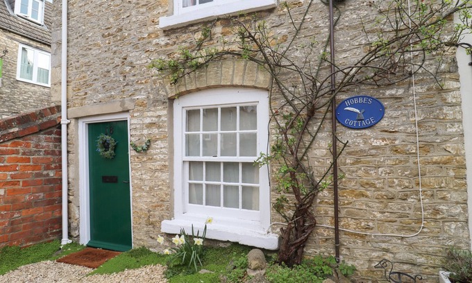 Malmesbury Cabaña | HOBBES COTTAGE, character holiday cottage in Malmesbury