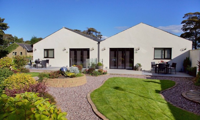 Blackburn Cabaña | Hodder Cottage in The Ribble Valley, Whalley, Lancashire - Sleeps 6