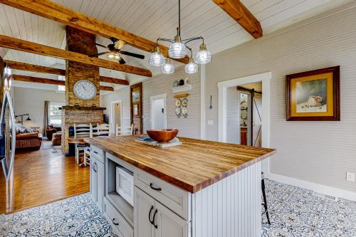 Jasper Casa | Holbert House