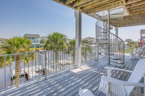 Holden Beach Casa | Holden Beach House with Boat Dock Steps to Beach!