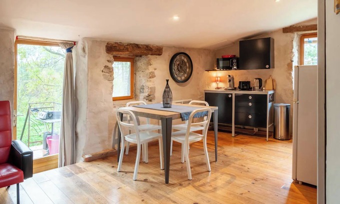 Saint-Martin-le-Superieur Casa | Casa de vacaciones 'L'Atelier' con piscina compartida, jardín privado y Wi-Fi
