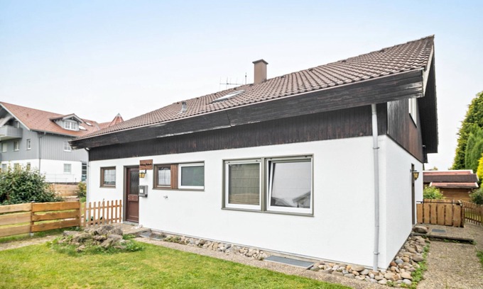 Simmerberg Apartamento | Apartamento vacacional 'Wittle' con jardín privado y wifi