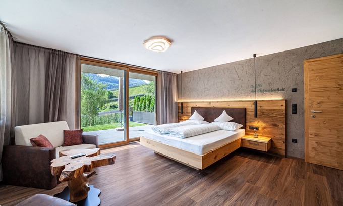 Saltusio Apartamento | Apartamento vacacional 'Chalet Riad 2' con vistas a la montaña y bañera de hidromasaje exterior