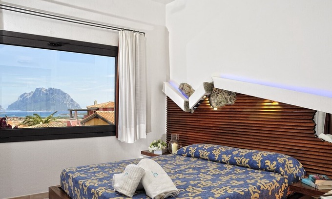 Porto San Paolo Apartamento | Holiday apartments L'Ea di Lavru SEA VIEW 3-rooms apartment-TOP INTERIOR DESIGN
