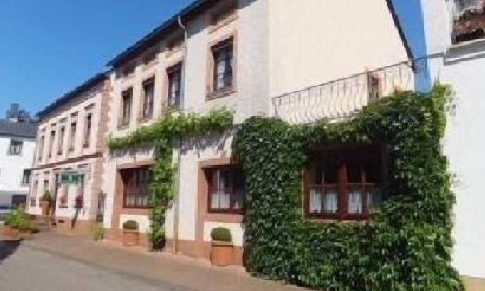 Minheim Apartamento | holiday apartment/apt. for 4 guests with 75m² in Minheim (180898)