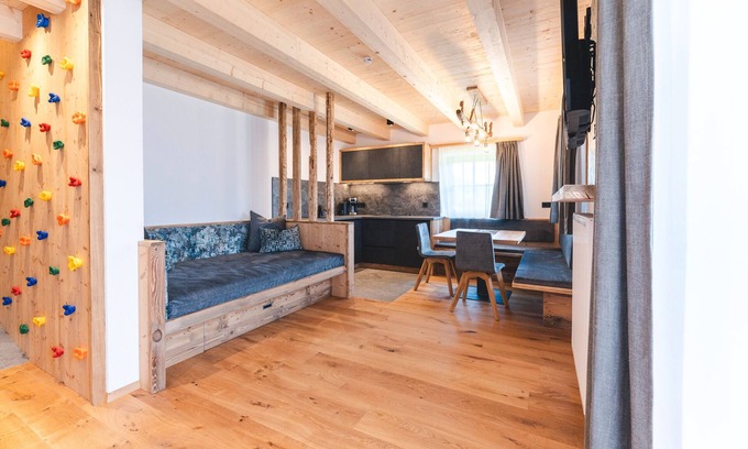 Sesto Apartamento | Apartamento vacacional 'Berg' con vistas a la montaña, jardín comunitario y Wi-Fi