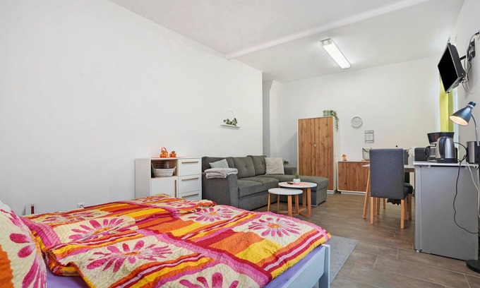 Neukalen Apartamento | Apartamento vacacional 'Para 2 - 4 personas' con terraza comunitaria y Wi-Fi