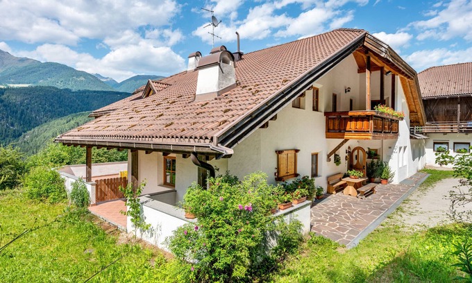 Vandoies Apartamento | Apartamento vacacional 'Lindenhof Apt 7' con jardín compartido y Wi-Fi