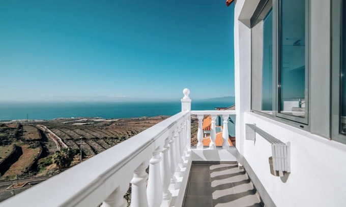 Adeje Apartamento | Apartamento vacacional San Juan con vistas al mar, vistas a la montaña, balcón