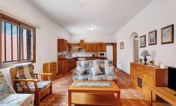 Buenavista del Norte Apartamento | Apartamento de vacaciones 'Teresa' con vistas a la montaña y Wi-Fi