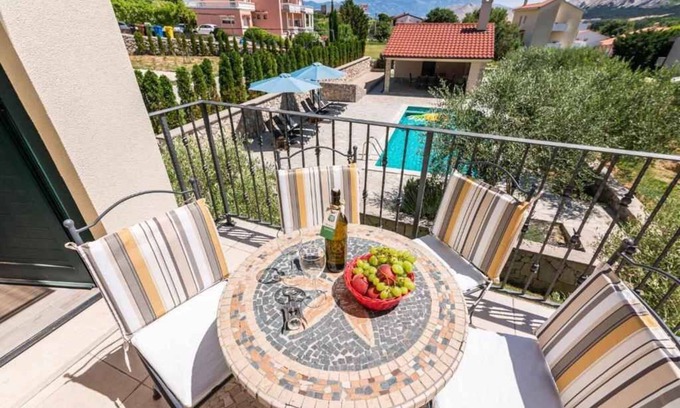 Jurandvor Apartamento | Holiday apartment with shared swimming pool