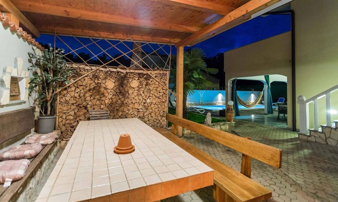 Kaldanija Apartamento | Apartamento vacacional con piscina climatizada, barbacoa e Internet