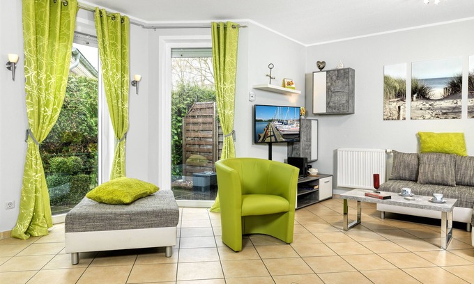 Kaltenhof Casa | Holiday home Harmonie - Cozy, completely fenced holiday home in Kaltenhof.