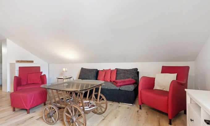 Leiselheim Apartamento | Apartamento vacacional 'Kirsche' con terraza y jardín comunitarios y wifi