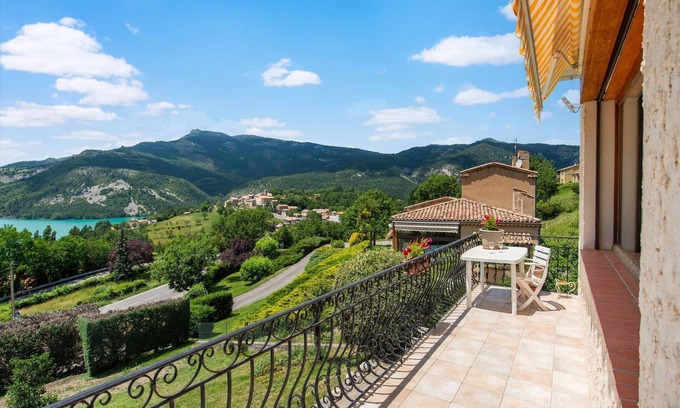 Saint-Julien-du-Verdon Casa | Holiday home in Saint-Julien-du-Verdon with garden