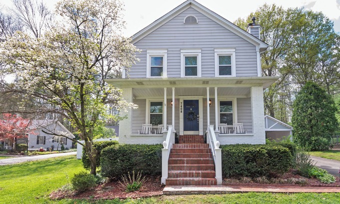 Crestwood Casa | Holiday Getaway ~ Hot Tub + Family-Friendly