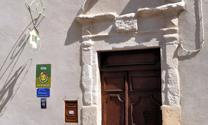 Allemagne-en-Provence Casa | Holiday Home 'Gîte De Diane' with Shared Pool, Communal Garden and Wi-Fi