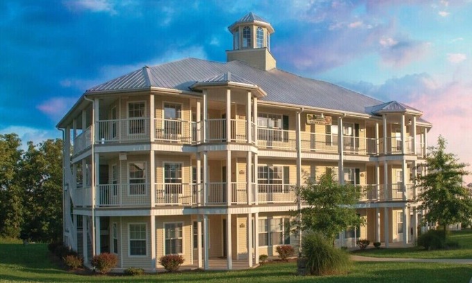 Branson Complejo | Holiday Hills 2 Bedroom Resort in Branson MO an IHG Holiday Inn Vacation Club