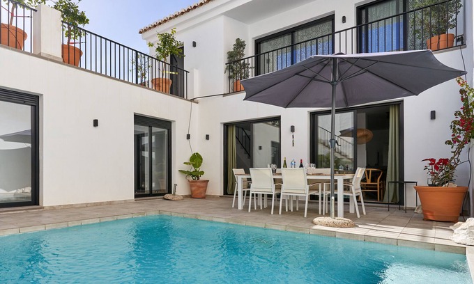 Canillas de Albaida Casa | Casa de vacaciones "El Cine" con vistas a la montaña, piscina y Wi-Fi